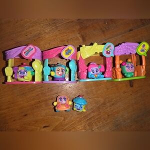 MOJI POPS PARTY Bundle lots of figures & Houses HUGE Lot